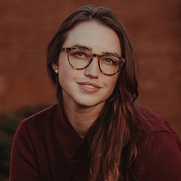 Author02_image_hp